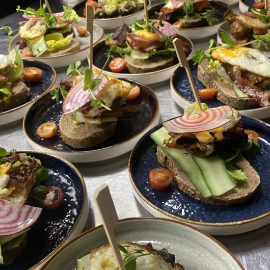 samenkomen vergaderarrangement met lunch of diner