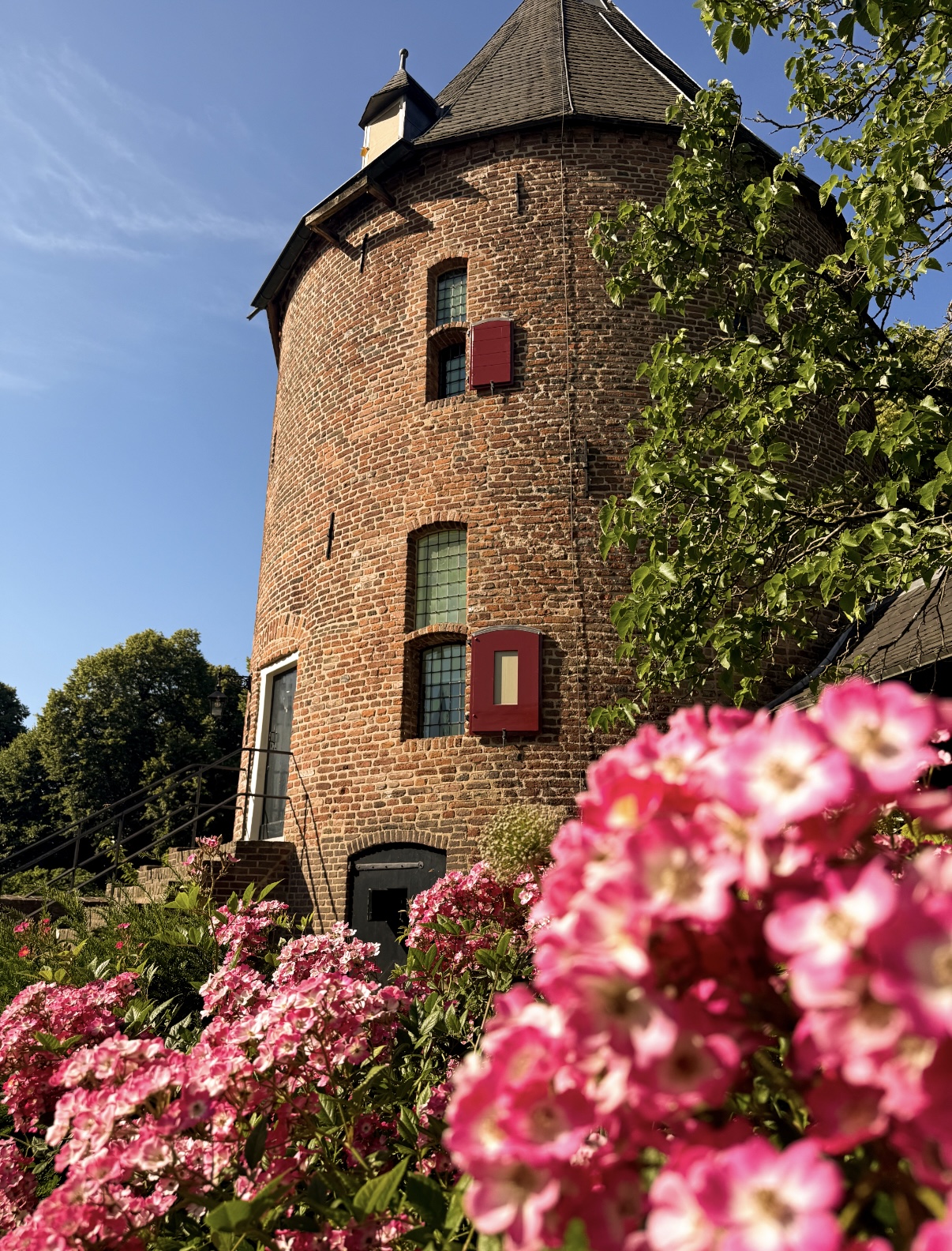 Ronde torensuite in zomerse sferen